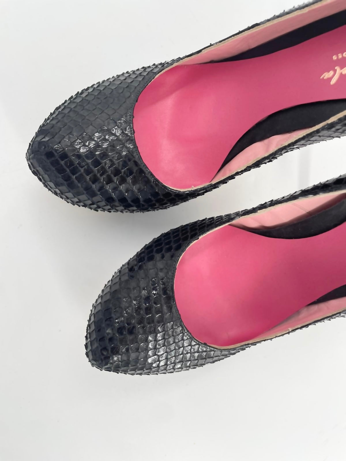 Junna 150 Black Python